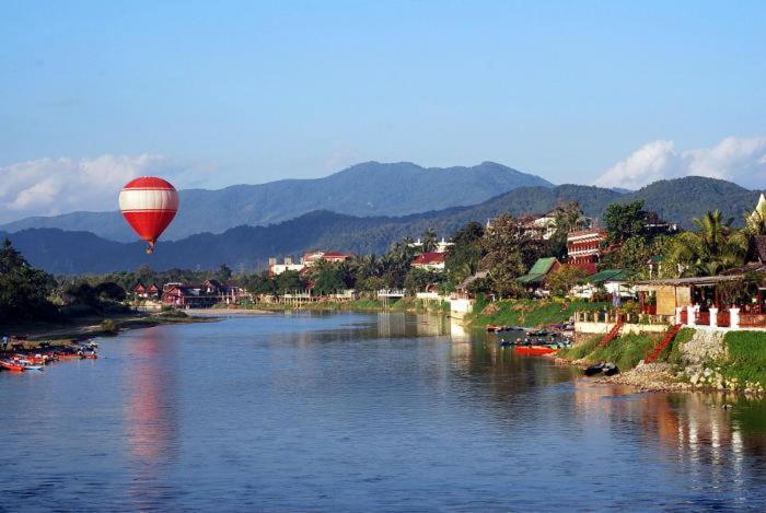 Consiana Hotel Vang Vieng Exterior photo